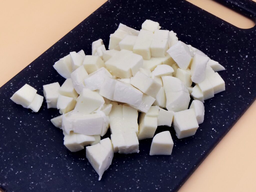 zupa krem z groszku z mozzarella przepis