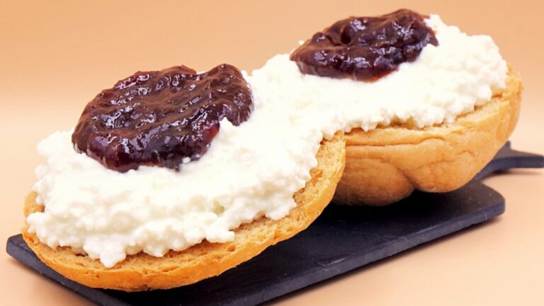 grzanki z twarozkiem i dzemem przepis