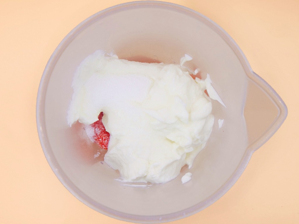 koktajl truskawkowy z jogurtem