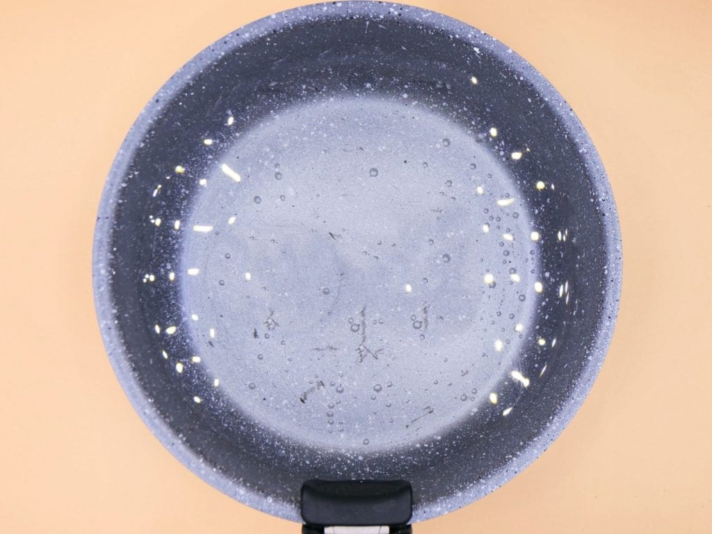 Makaron z tofu w sosie pomidorowym z serem przepis