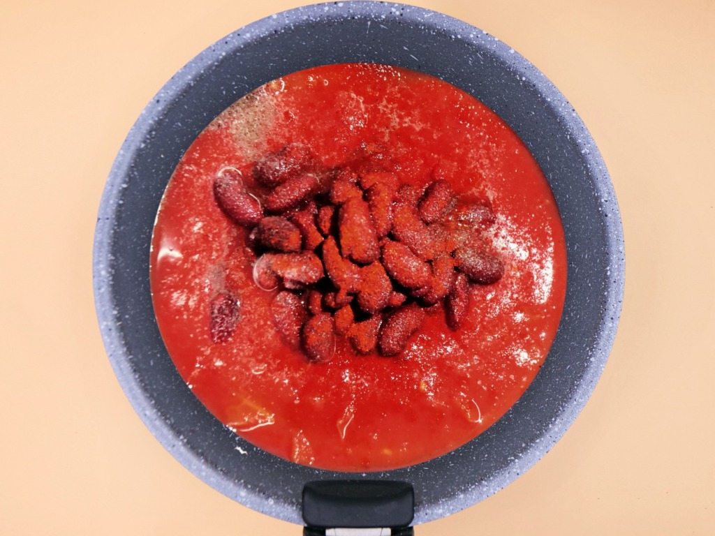 Czerwona fasola w pomidorach przepis