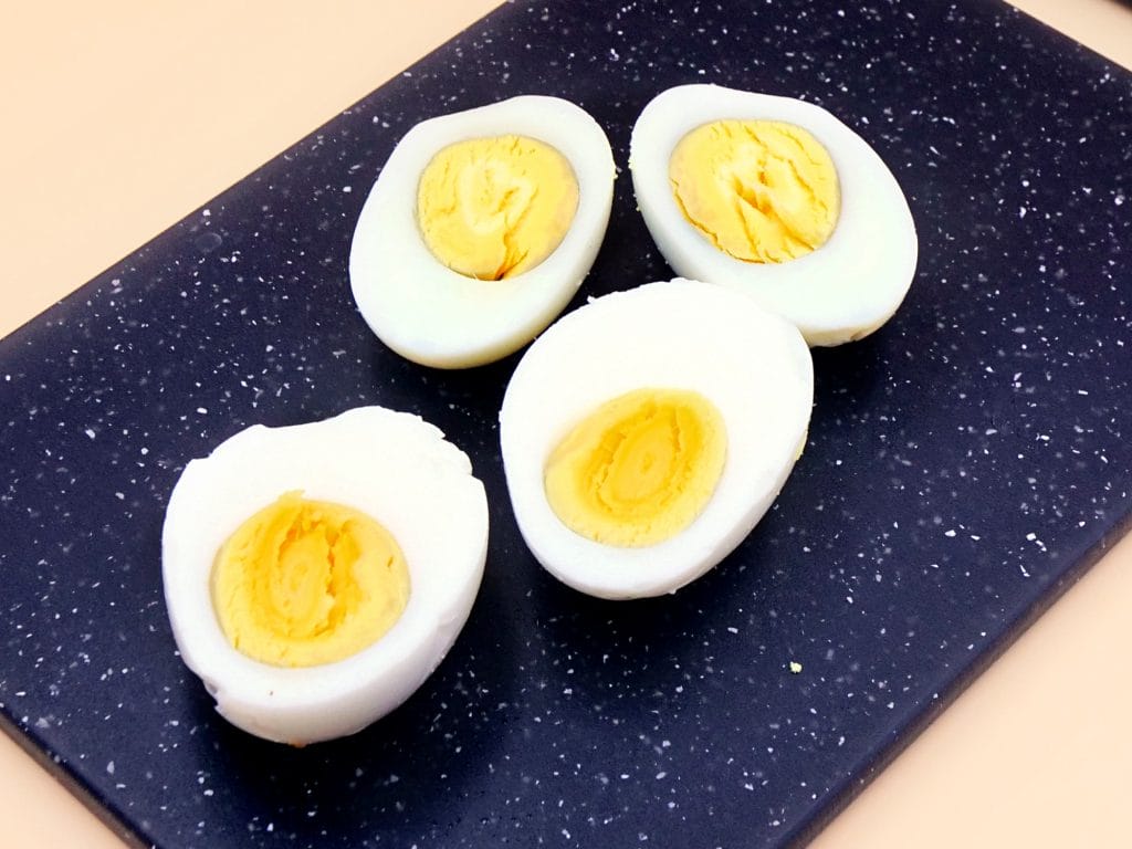 Kanapka z wędliną, serem i jajkiem na twardo przepis