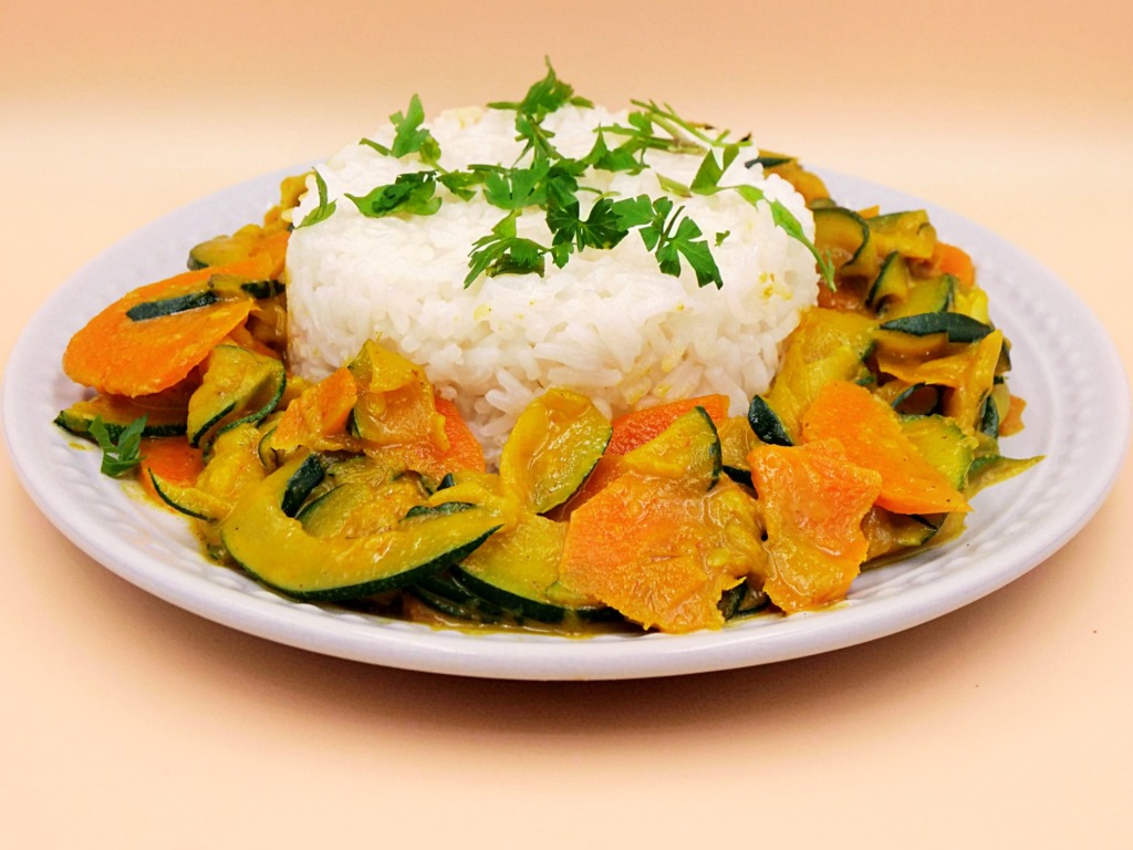 Warzywne curry z ryżem przepis
