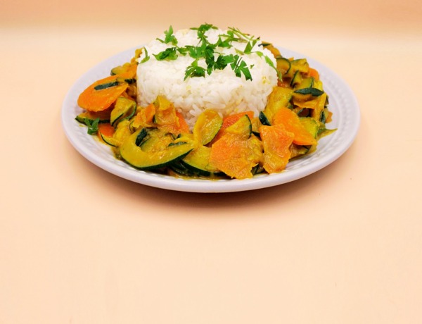 Warzywne curry z ryżem przepis