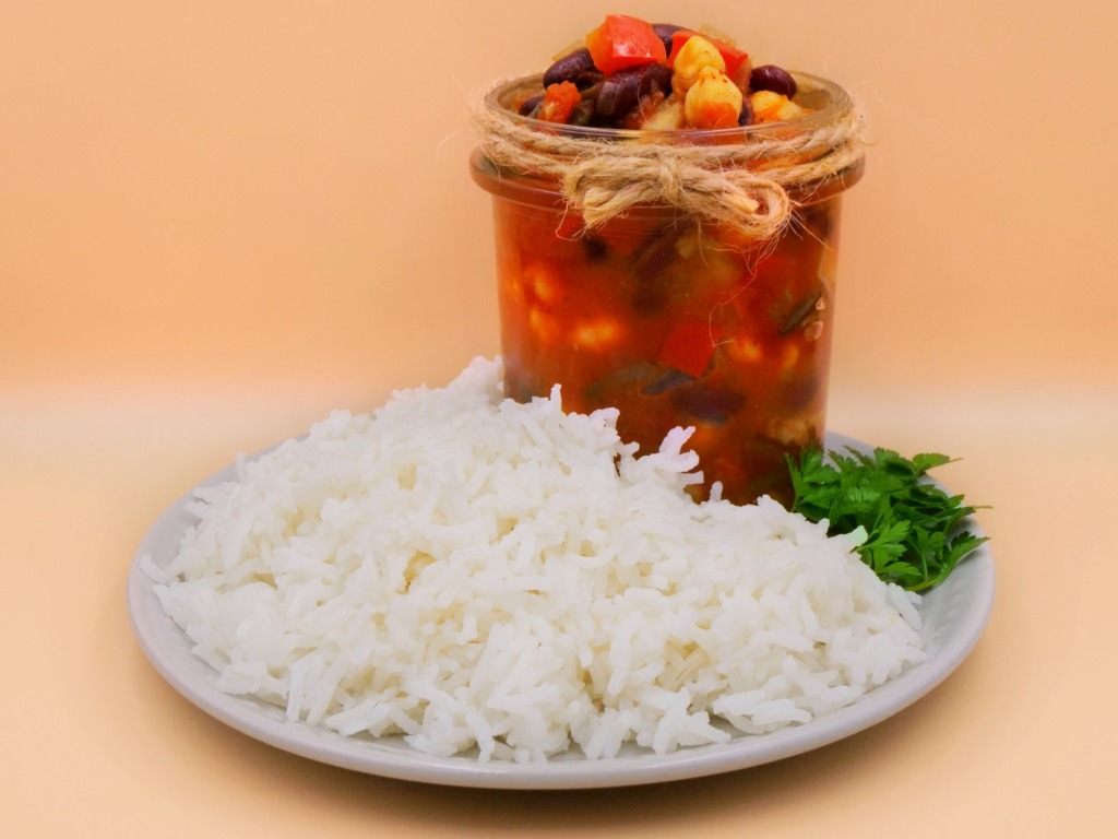 Wegetariańskie chilli con carne z ryżem przepis
