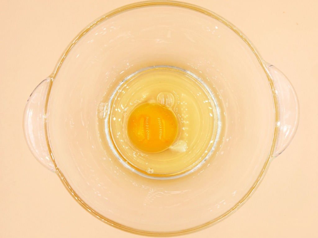 Zapiekanka z kiełbasy śląskiej, jajka i cebuli przepis