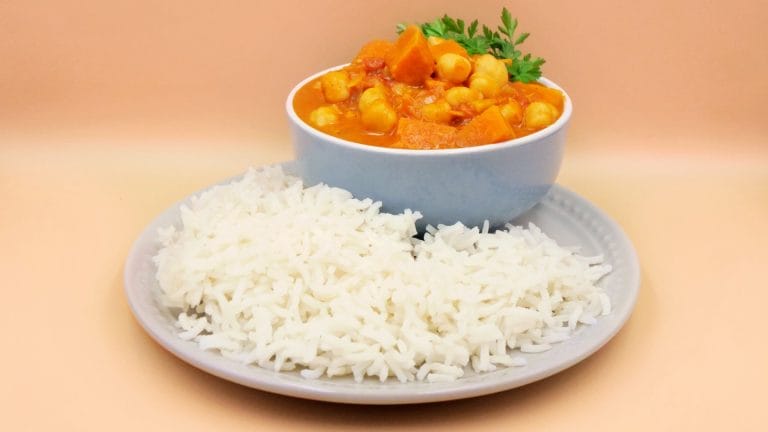 Curry z cieciorki i batata z ryżem przepis