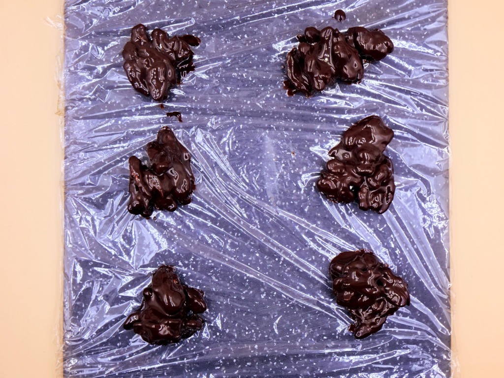 Orzechy włoskie w czekoladzie przepis