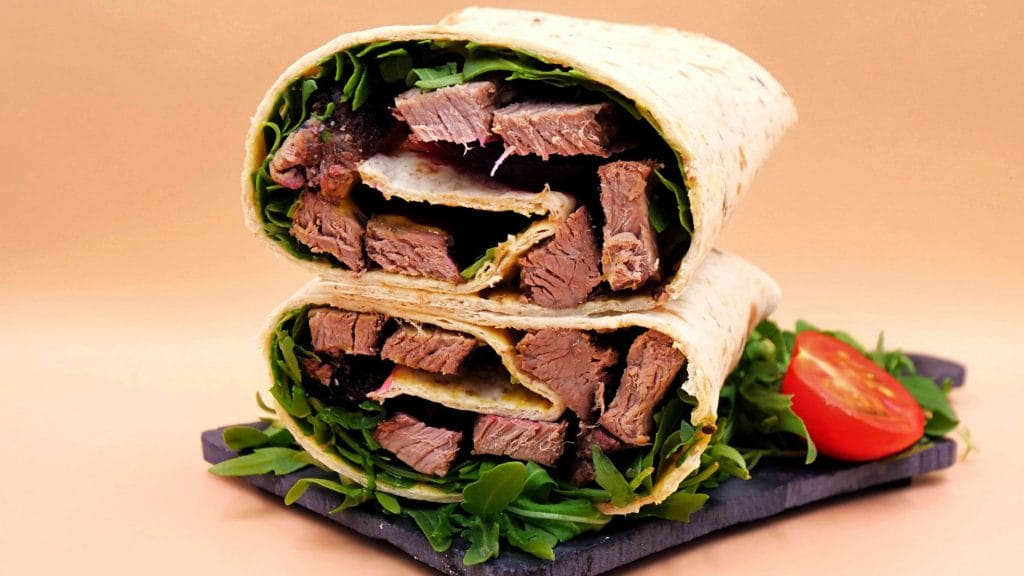 Tortilla z pieczonym stekiem i burakiem przepis