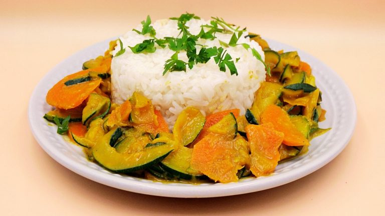 Warzywne curry z ryżem przepis