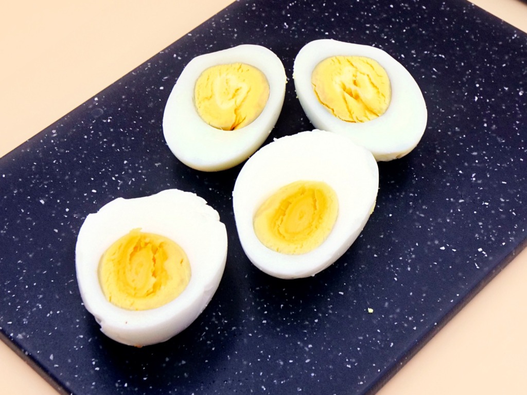 Jajka na twardo w domowym majonezie przepis