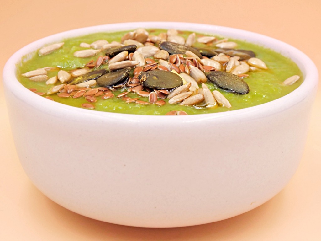 Zupa krem ze szparagów zielonych z ziarnami przepis