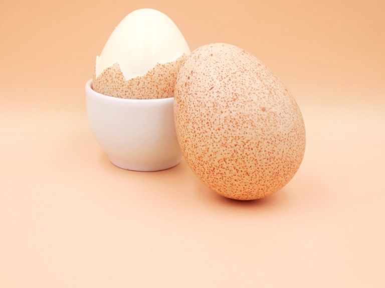 Jak ugotować jajka perliczki?