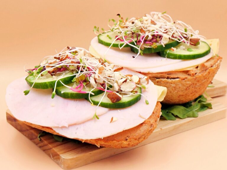 Kanapka z serem, pasztetem i wędliną przepis