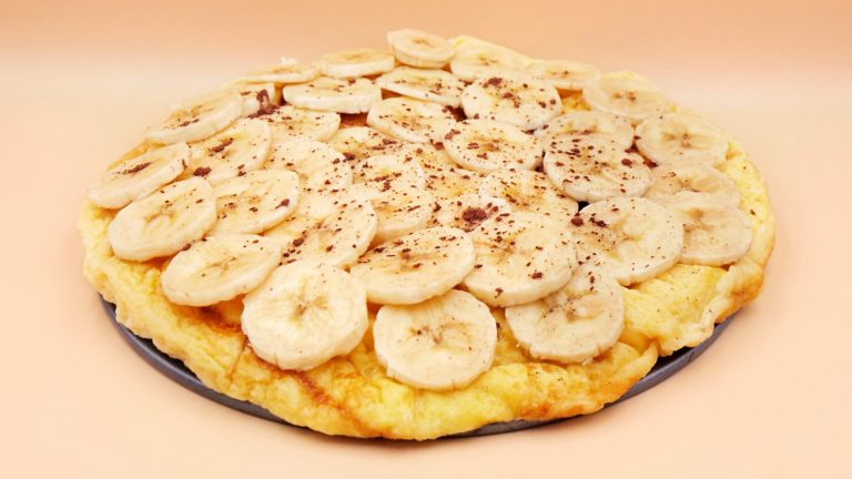 Omlet na słodko z bananem przepis