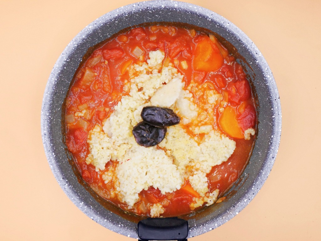 Zupa krem marchewkowo-pomidorowa z kaszą jaglaną przepis