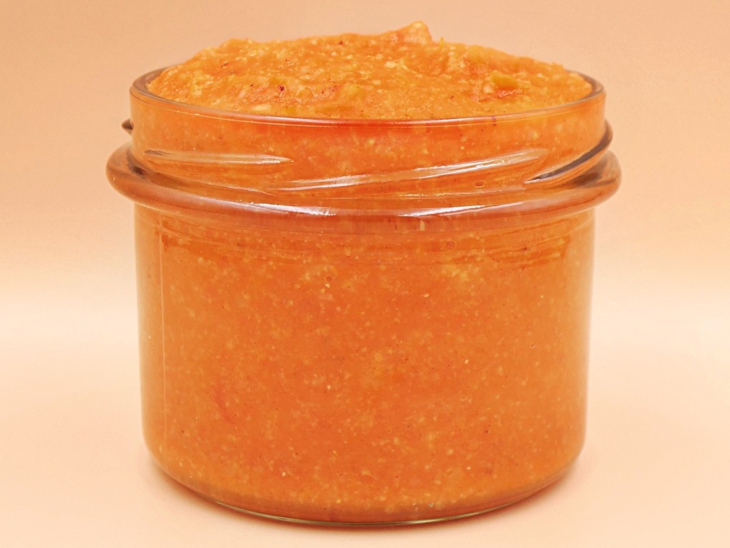 Zupa krem z marchewki i pomidorów konserwowych przepis