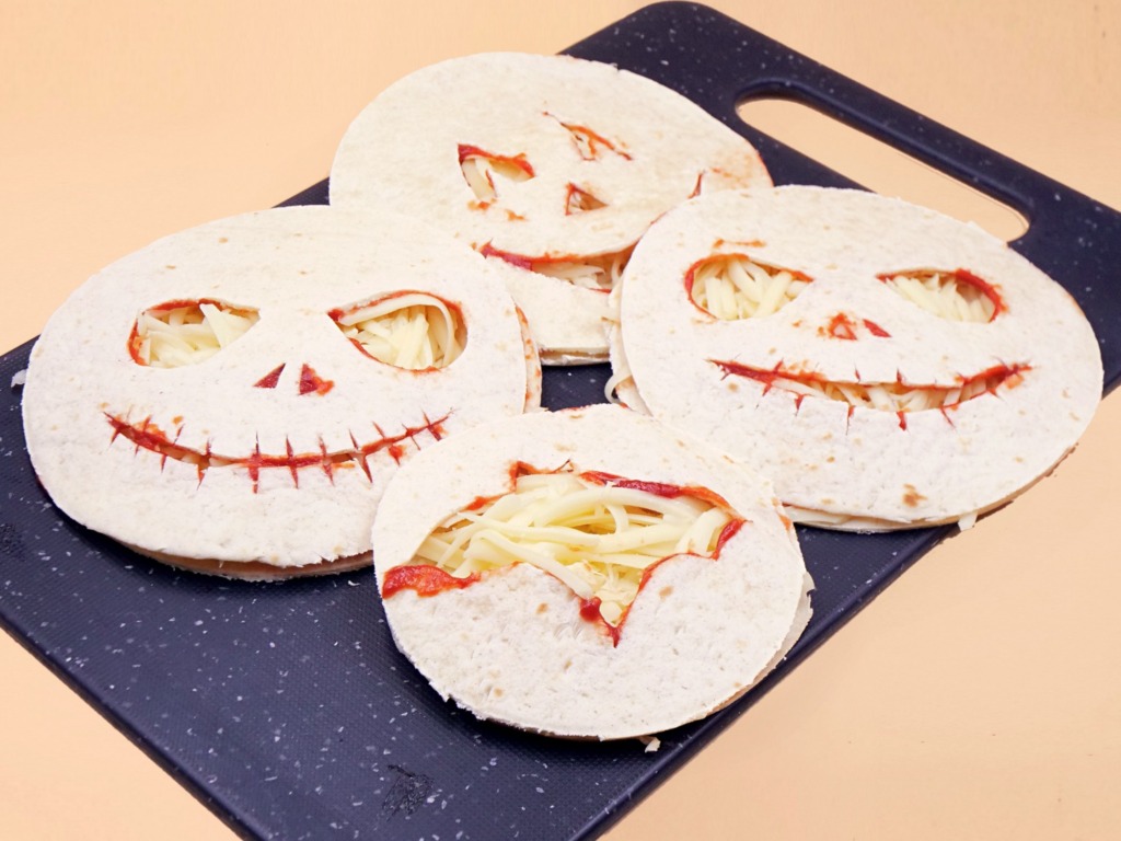 Pizza na Halloween przepis