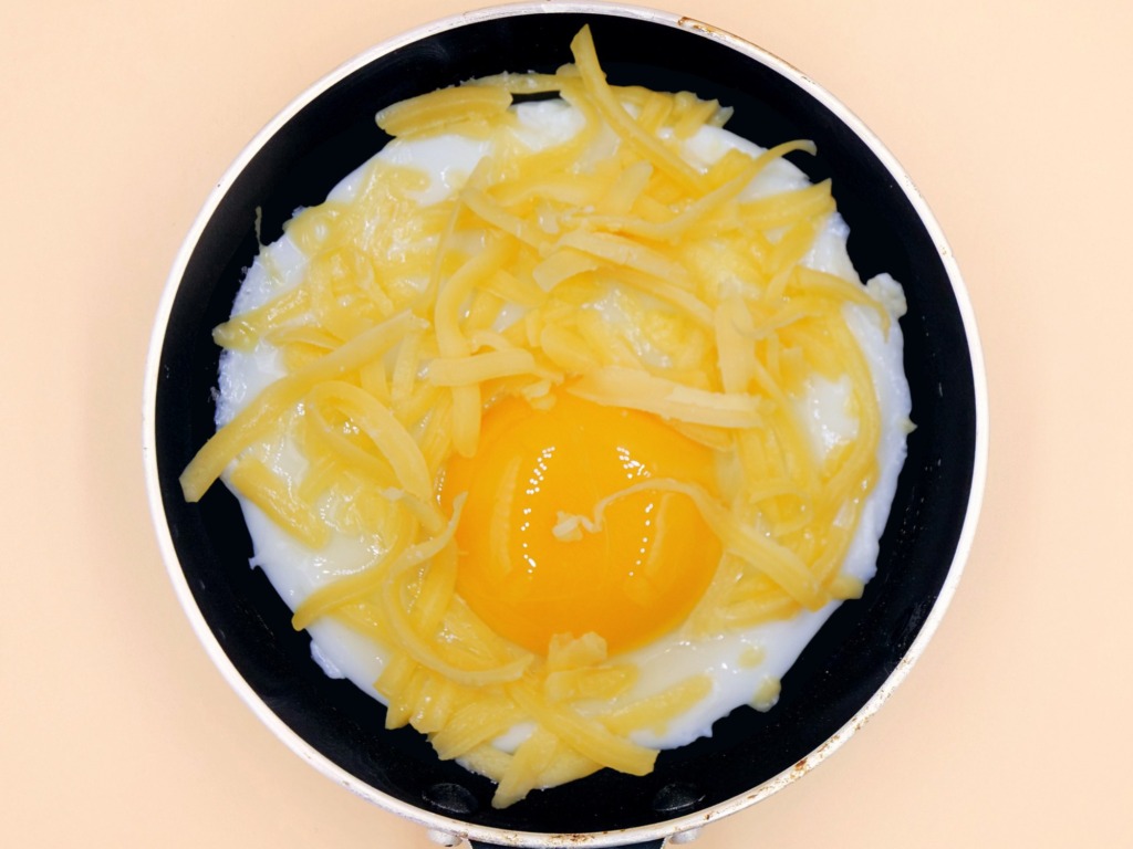 Jajko sadzone z serem przepis