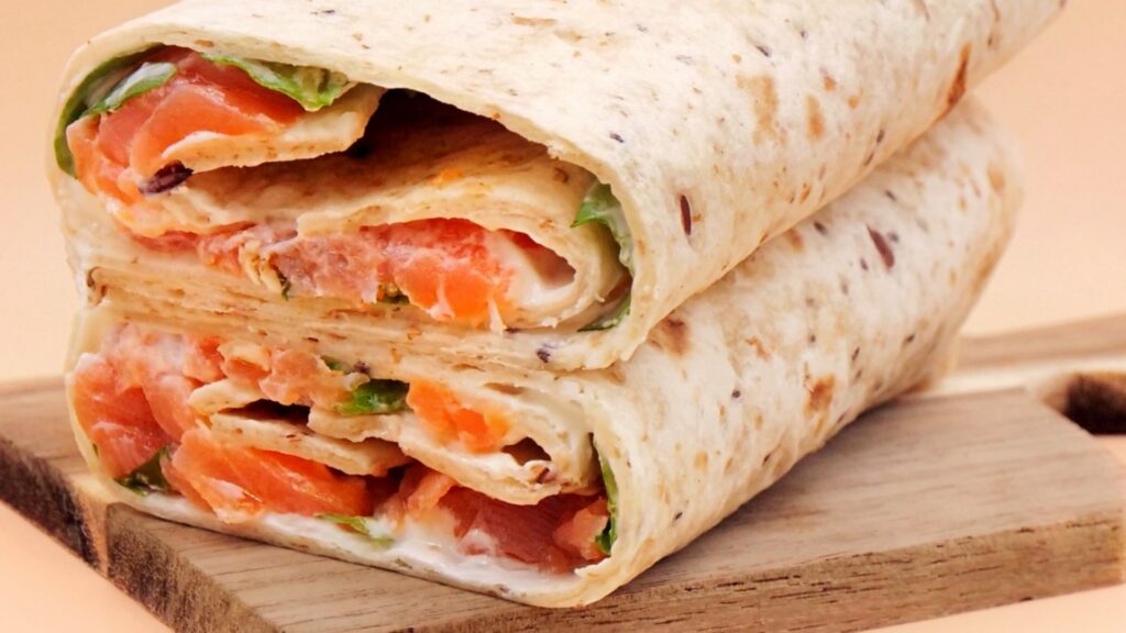 Tortilla z wędzonym łososiem i skyrem przepis