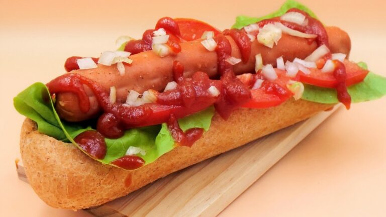 Wegański hot dog z warzywami przepis