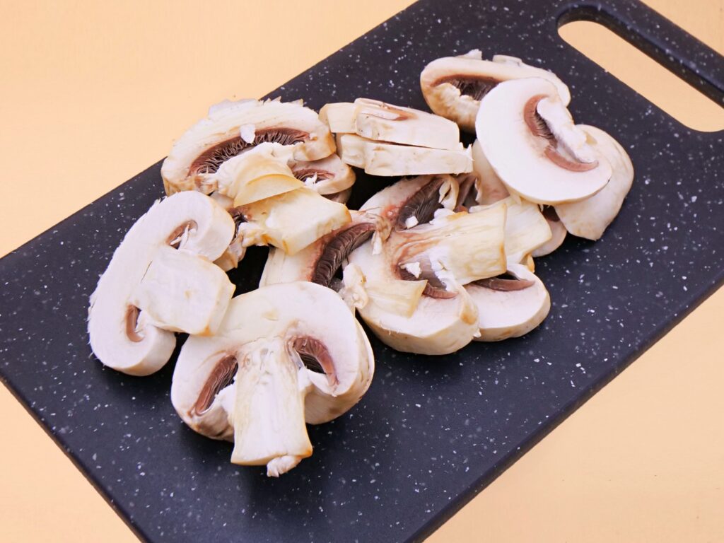 jajecznica z pieczarkami przepis