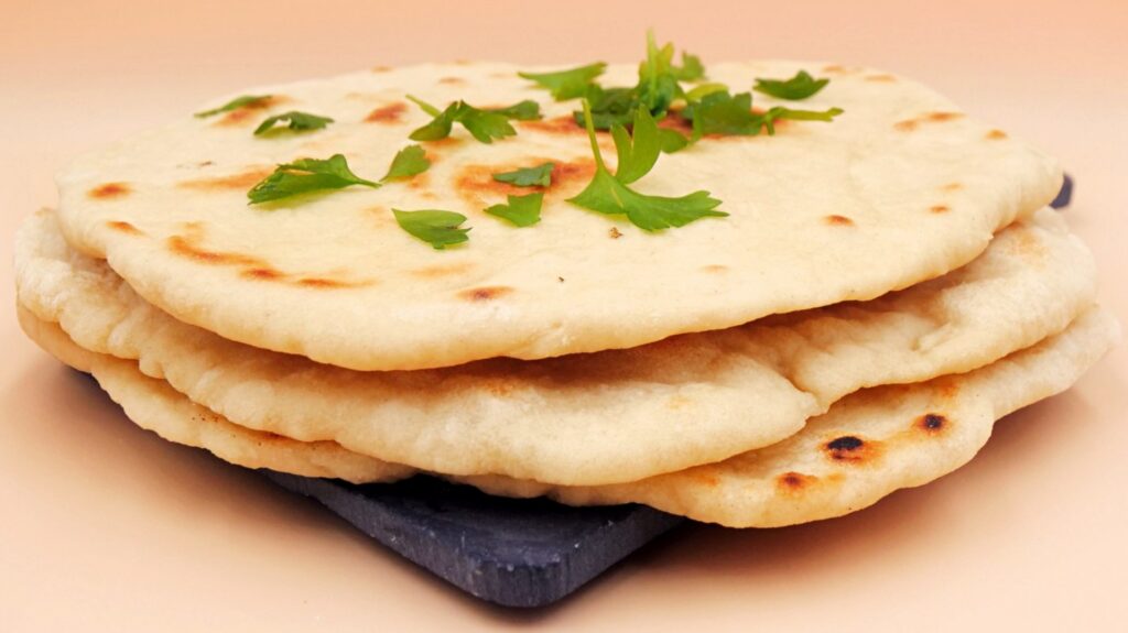 chlebki naan przepis