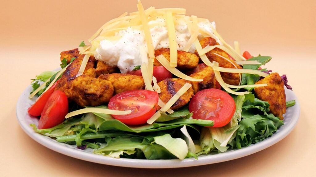 salatka cezar z indykiem 8