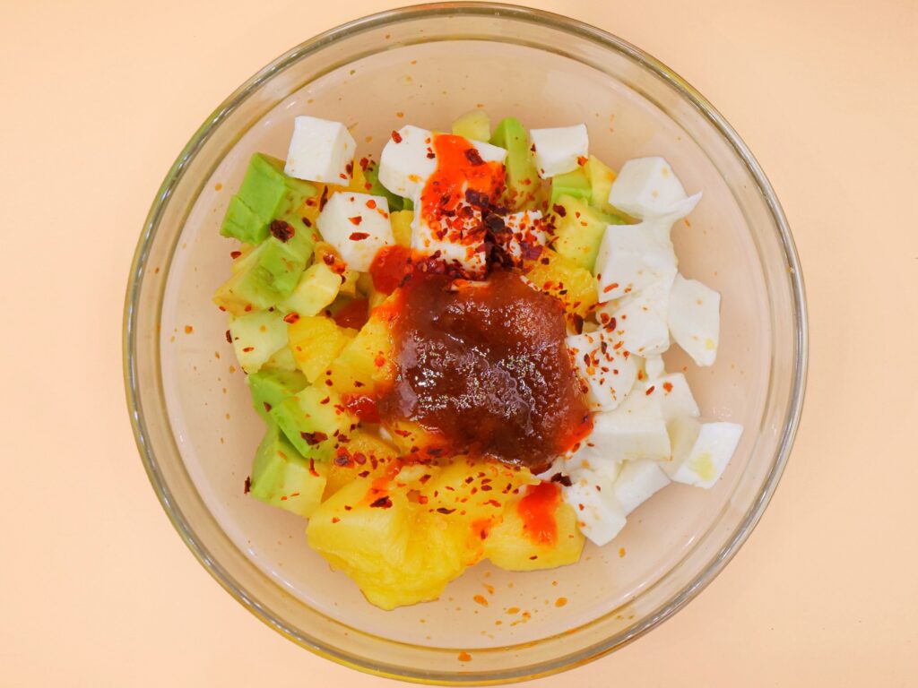 Salsa z mango, awokado i mozzarelli przepis