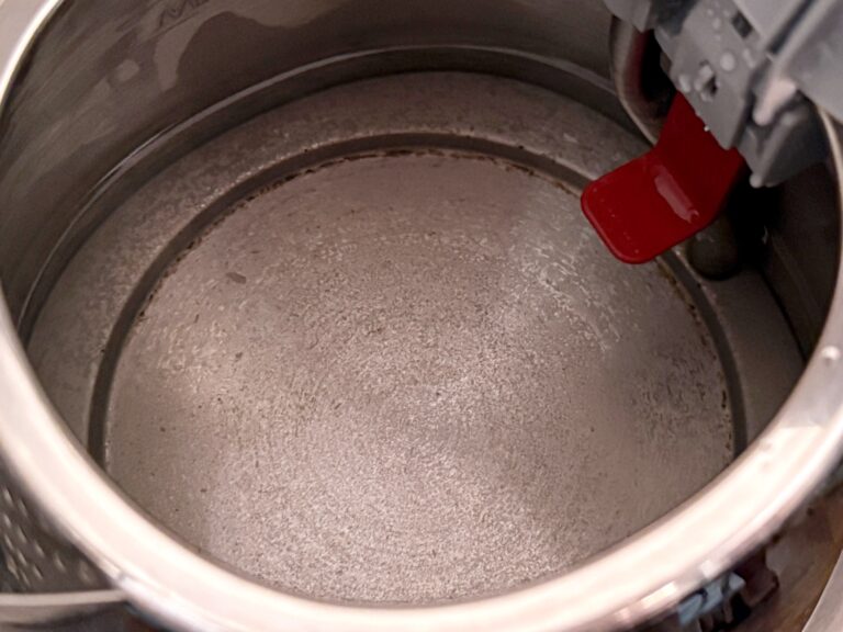 Czy wodę w czajniku można gotować drugi raz?