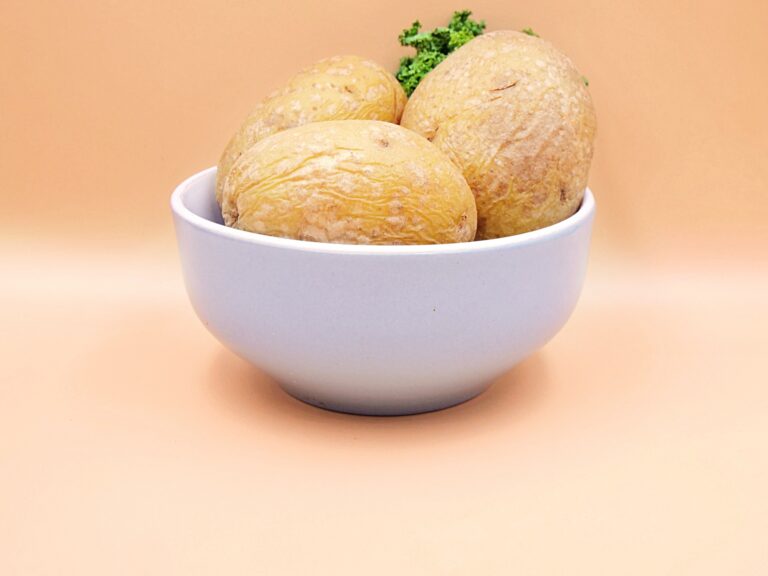 Stare ziemniaki – jeść ze skórką czy bez? To nie jest takie oczywiste!