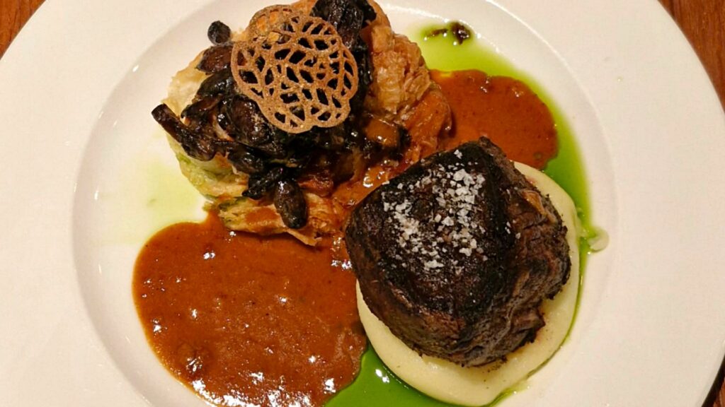 Jajka za kilka tysięcy i stek za fortunę. Najdroższe dania świata