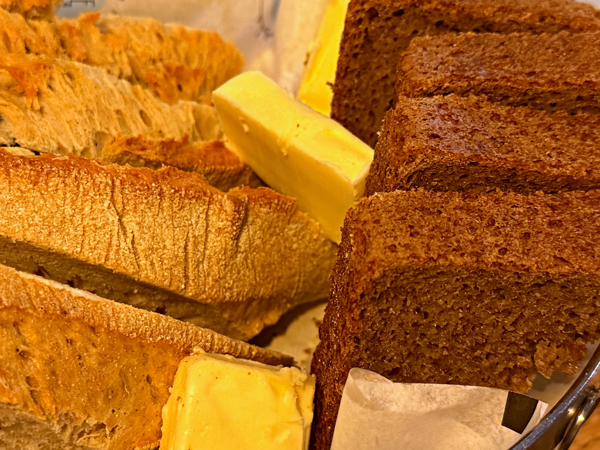 3 triki, dzięki którym pieczywo zachowuje świeżość jakby właśnie wyszło z pieca