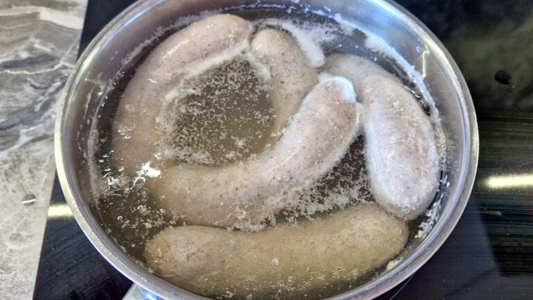 Sekret białej kiełbasy, czyli jak uniknąć wpadki, która psuje wielkanocne danie