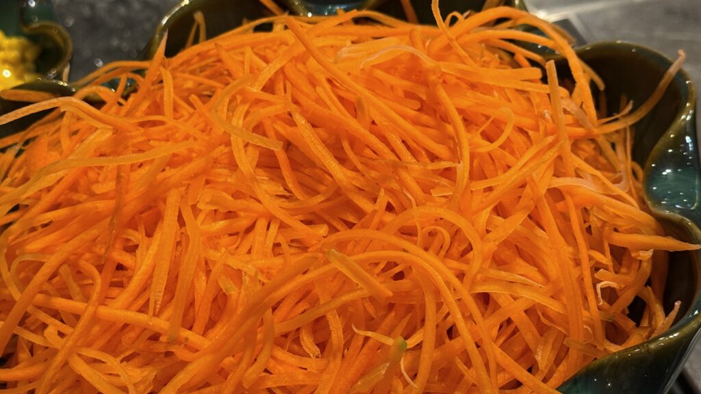 Marchewki gotowane a surowe. Które są zdrowsze?