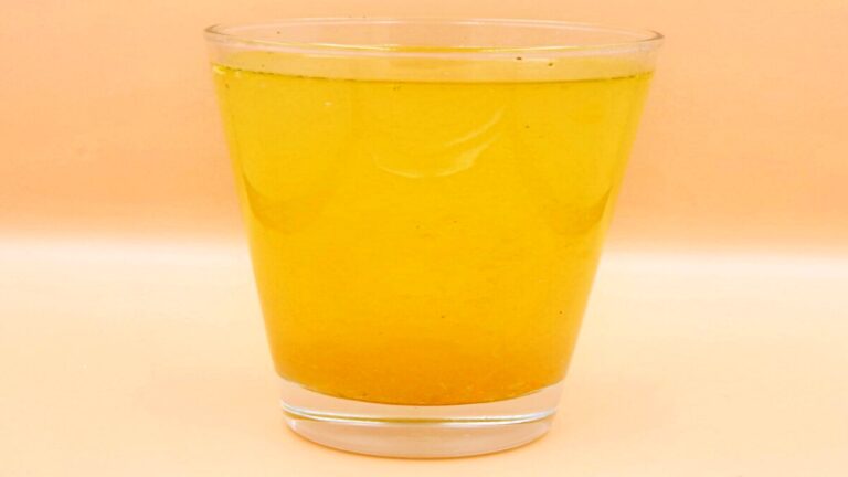 Ten napój pomaga pozbyć się wzdęć i wspiera naturalny detoks