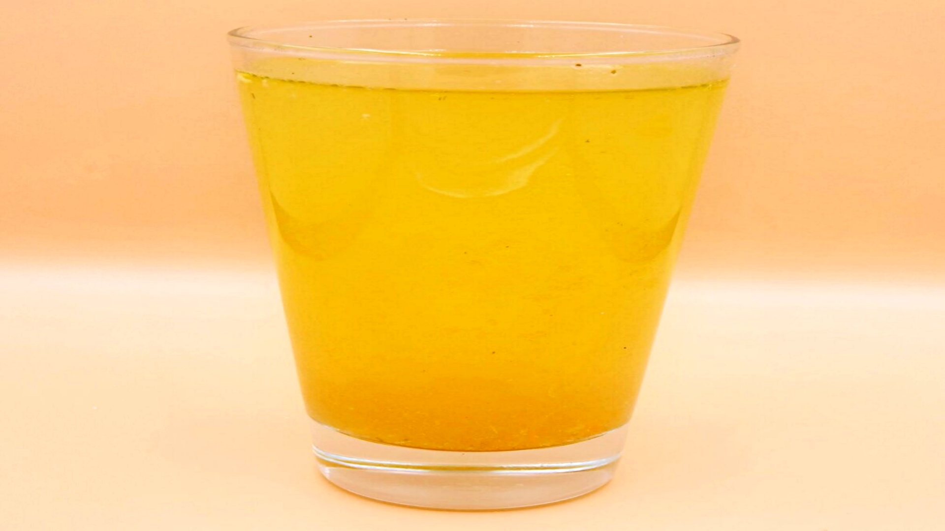 Ten napój pomaga pozbyć się wzdęć i wspiera naturalny detoks