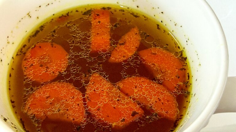 Ten jeden składnik jest w stanie zrujnować cały obiad. Wiele osób dodaje go bez zastanowienia