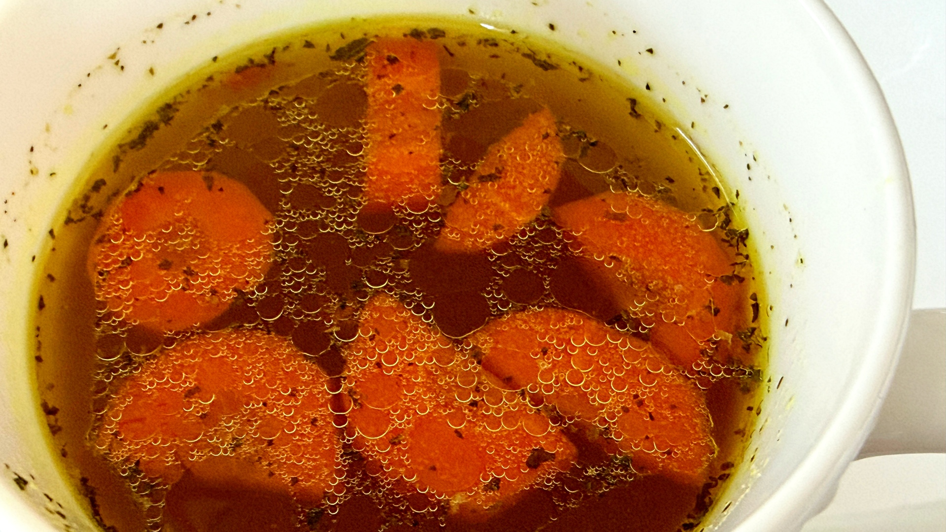 Ten jeden składnik jest w stanie zrujnować cały obiad. Wiele osób dodaje go bez zastanowienia