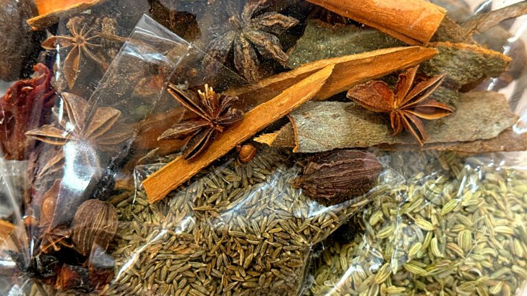 Robak w przyprawach? Sprawdź, jak prawidłowo postąpić