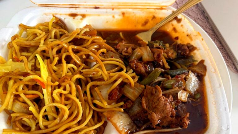 Jesz to i od razu chce ci się spać. Te produkty odbierają energię