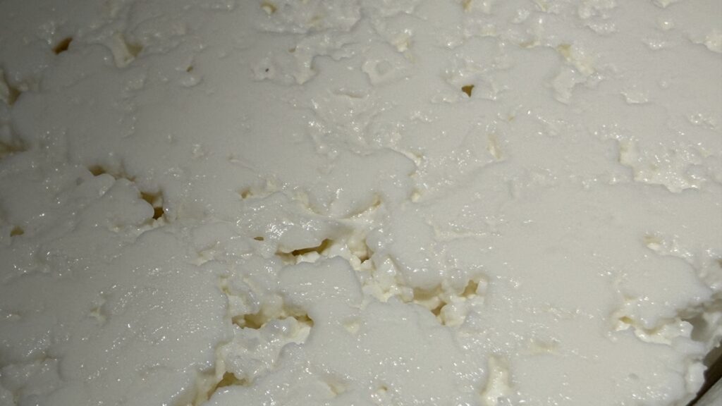 Przyspiesza spalanie tłuszczu i poprawia sen. Wiele osób je go o złej porze