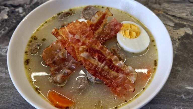 W żurku coś trzaska głośniej niż pisanki. Tego nikt nie spodziewa się w świątecznej misce