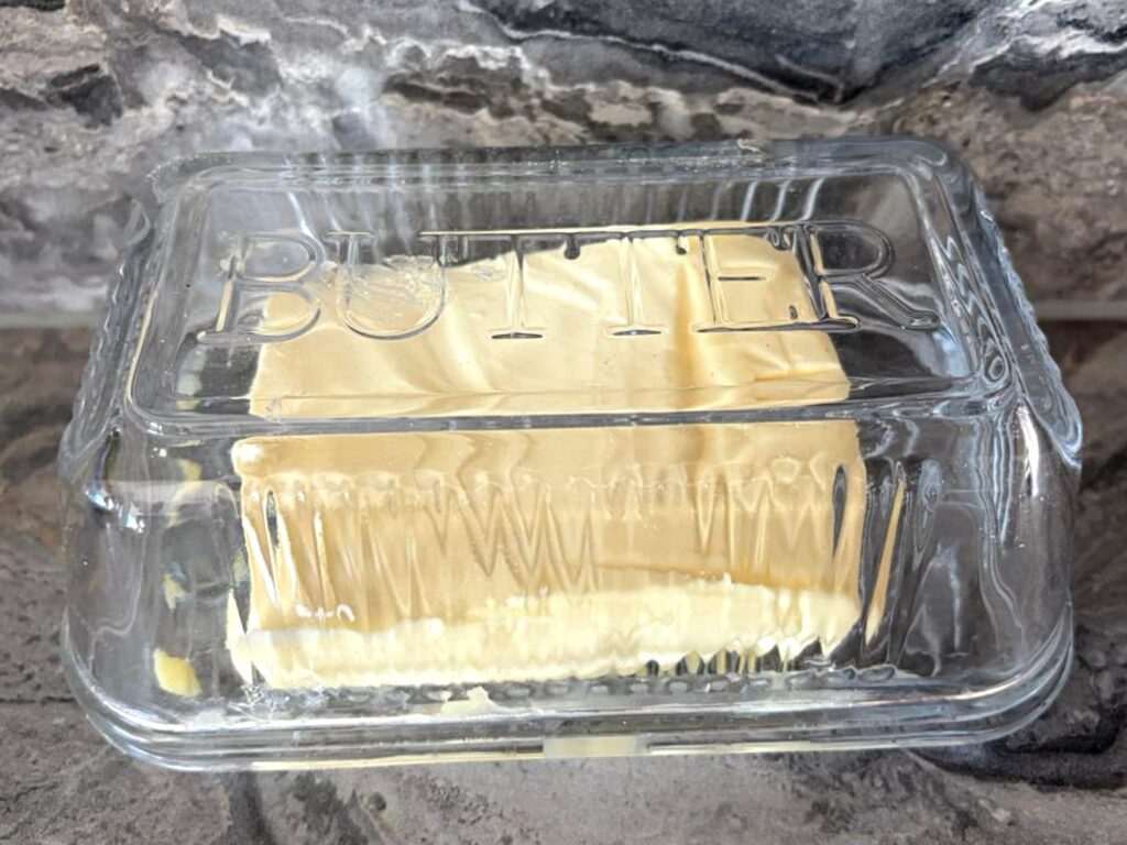 Masło na blacie kuchennym