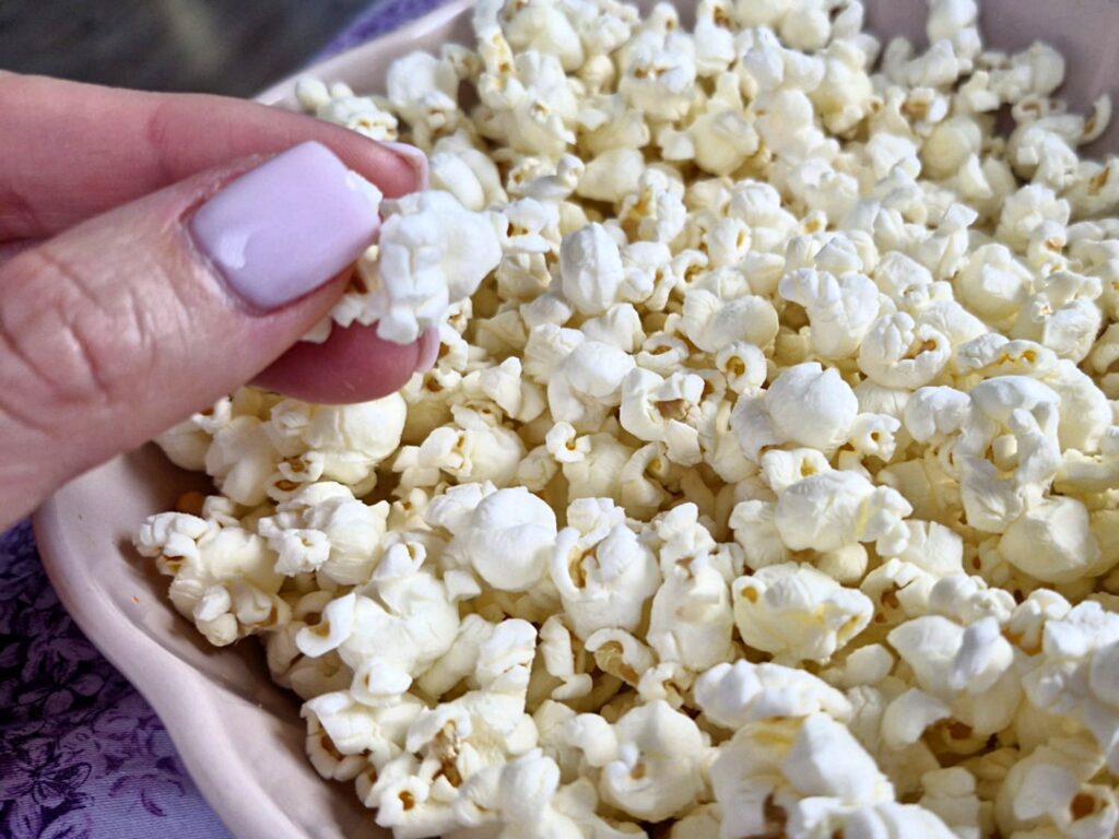 Domowy popcorn, który nie smakuje jak papier