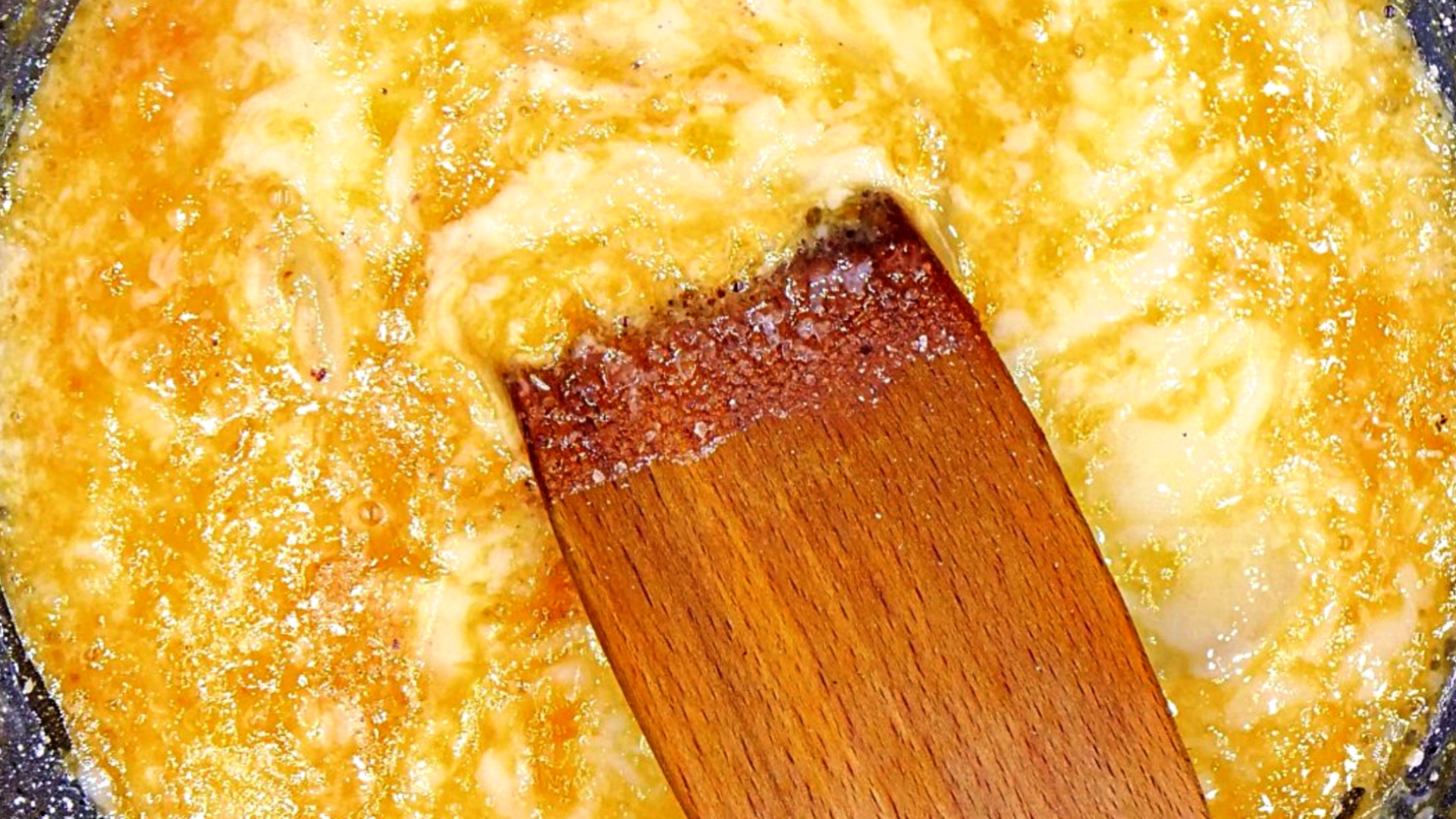 Kiedy solić jajecznicę