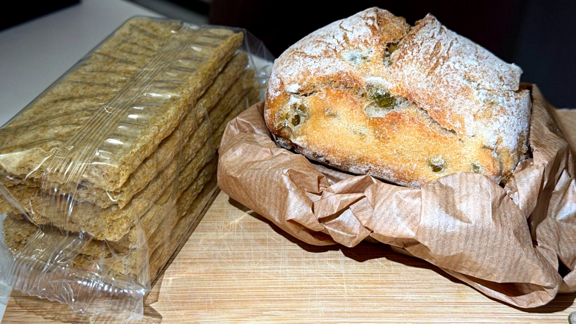 Co jest lepsze? Pieczywo chrupkie czy świeża bułeczka