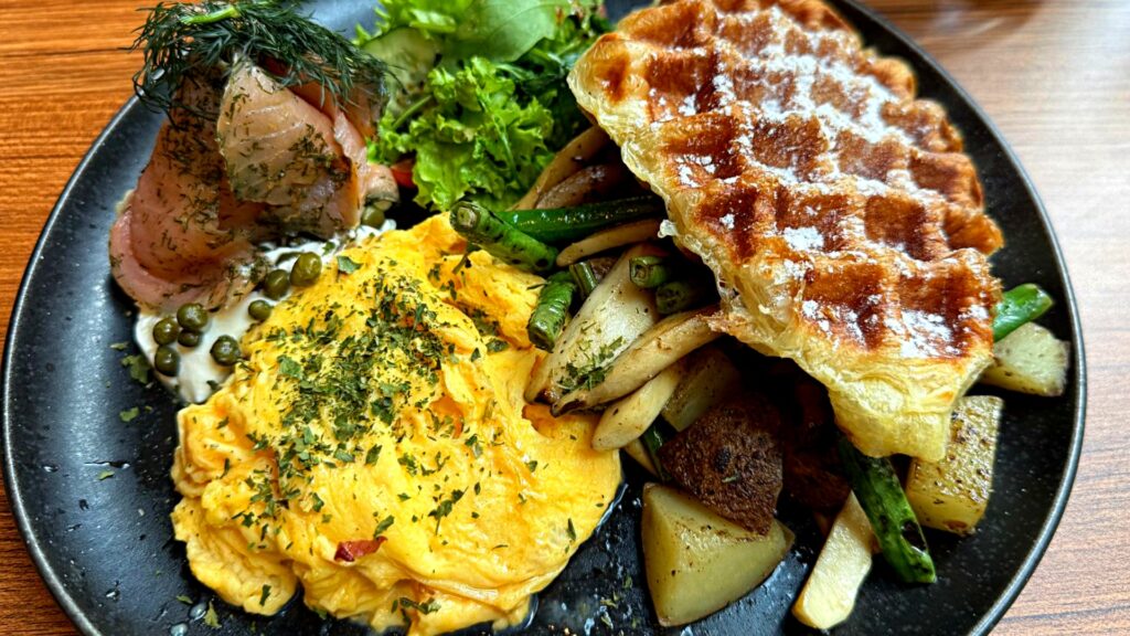 Omlet i gofry stworzone przy użyciu wody gazowanej