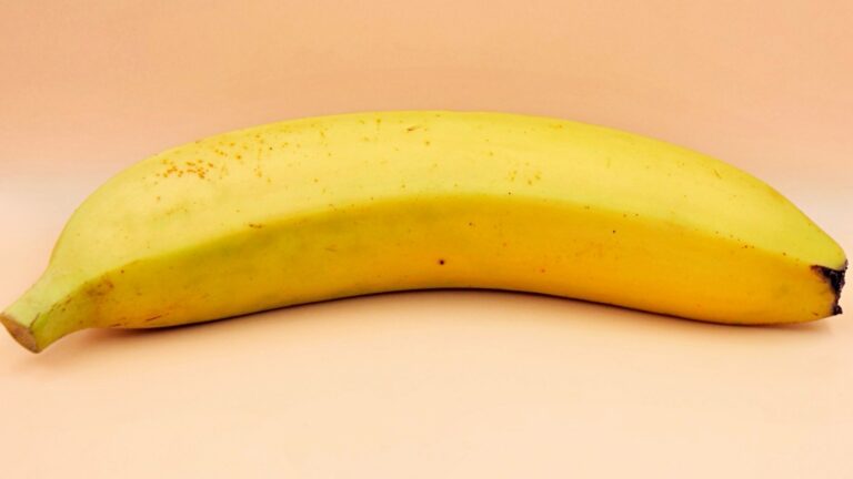 Banan na pusty żołądek.