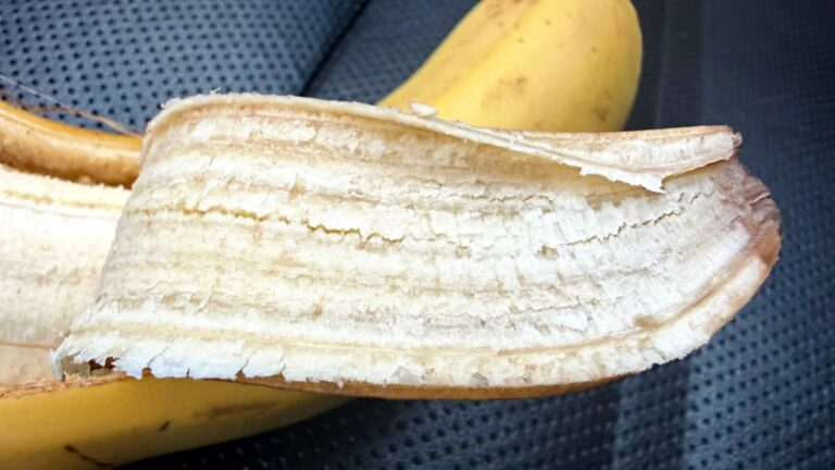 Została ci skórka od banana?